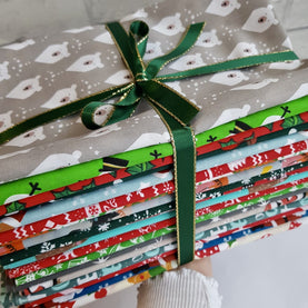 20 Piece Christmas Fat Quarter Poly Cotton Bundle