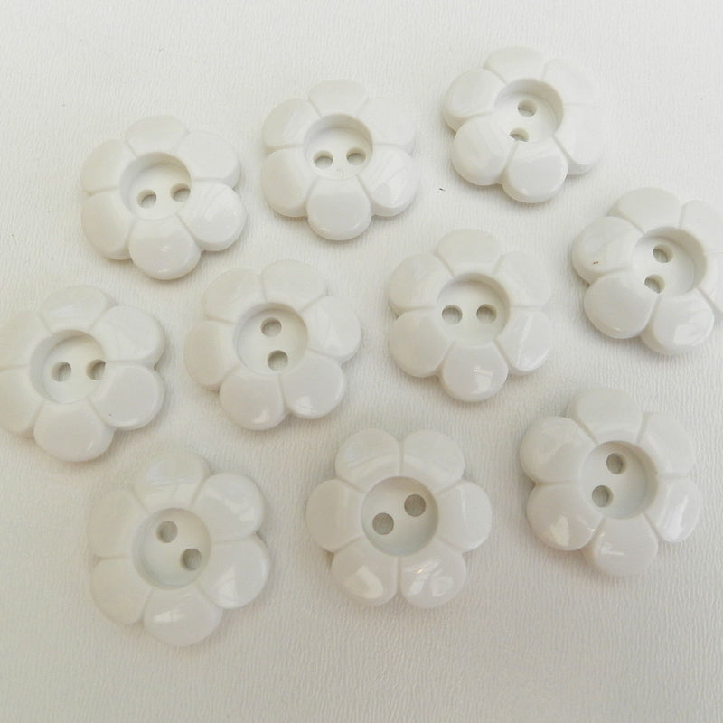Daisy Flower Button 15mm - White