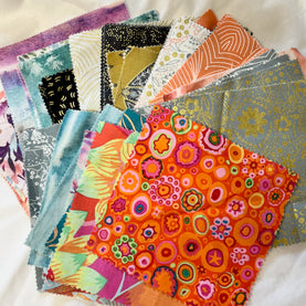 Approx. 149g Mixed pre-cut 5 inch x 5 inch Squares 100% Cotton Remnant Bundle