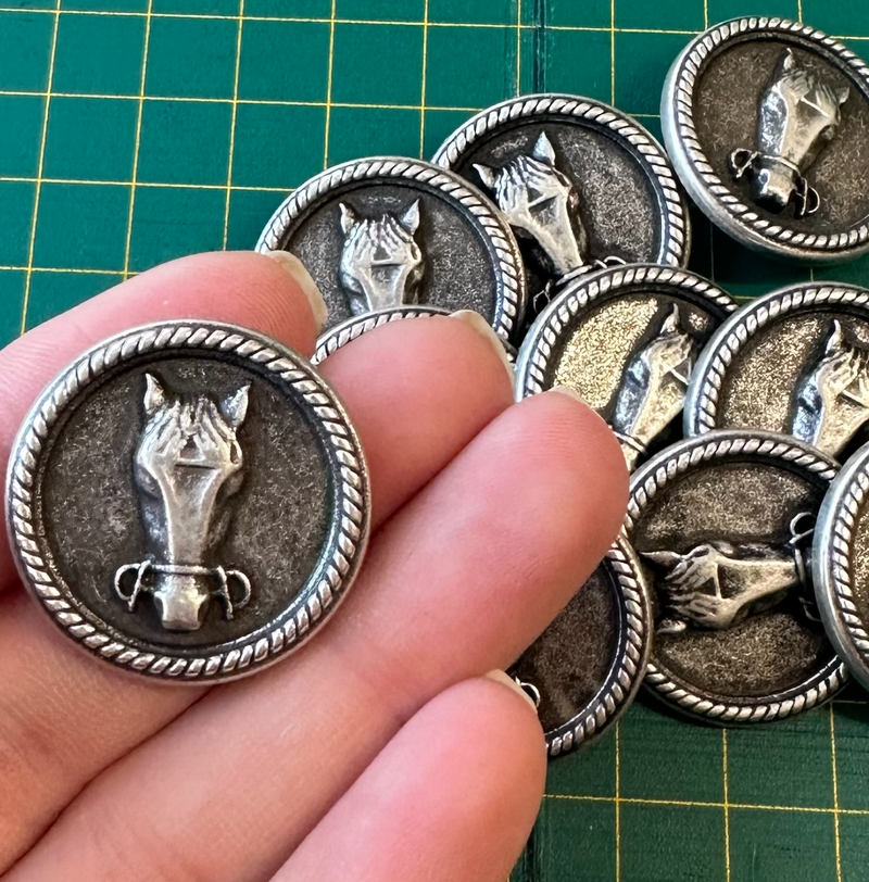 Horses Head Silver Metal Buttons - 10 Buttons 27mm