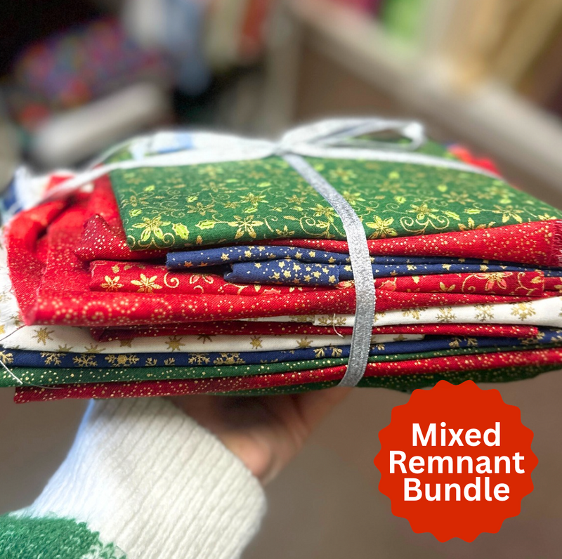 Approx 648g Mixed Christmas Themed Remnant Bundle 100% Cotton Fabrics