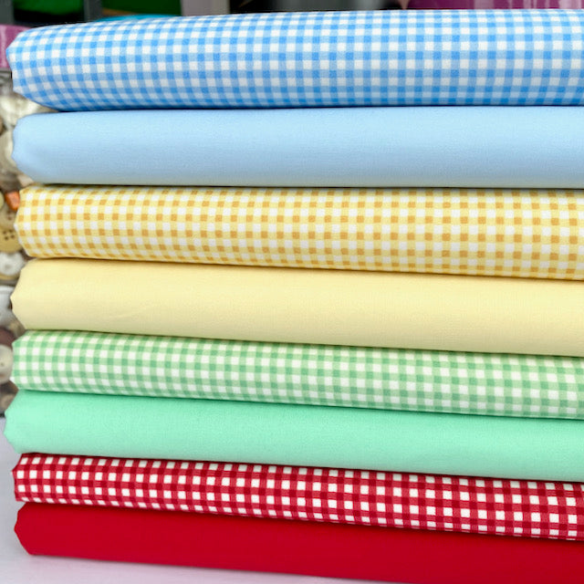 Ginghams And Plains Basics 8 Piece Fat Quarter bundle 100% cotton fabric