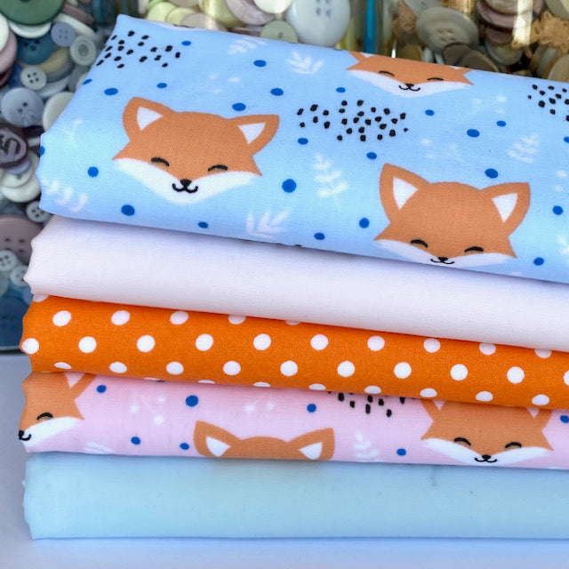 5 Piece Foxes Polycotton Fat Quarter  Fabric Bundle