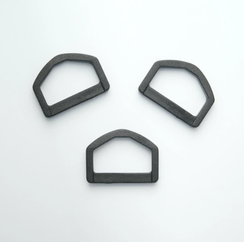 Black Plastic 25mm D Rings