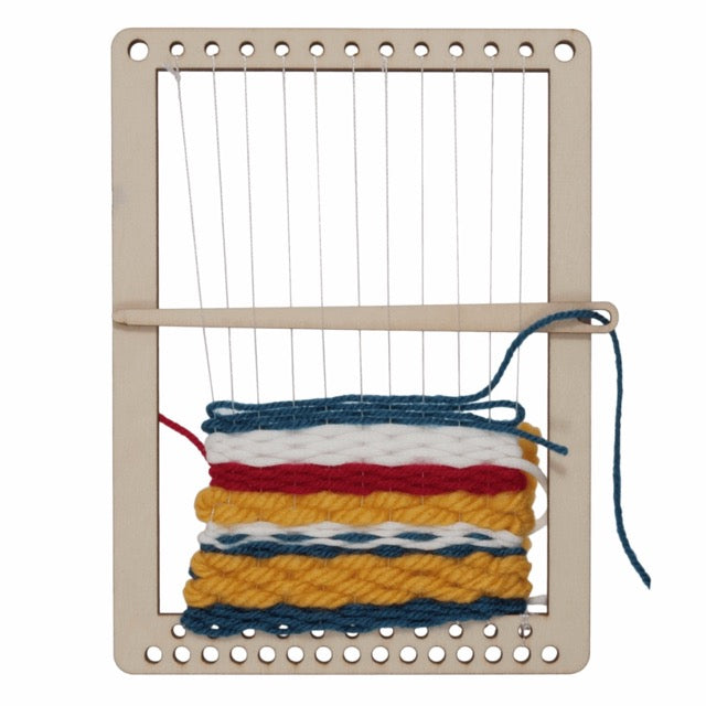 Weaving Set: Loom, Comb and Two Needles
