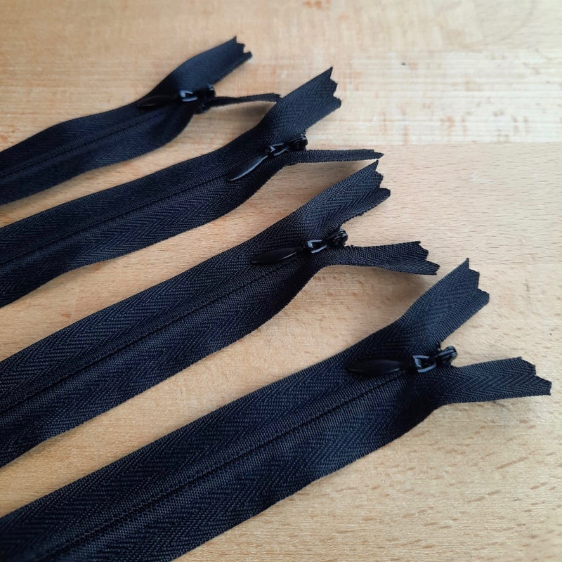 Invisible/Concealed Zip 22" - 56cm Black